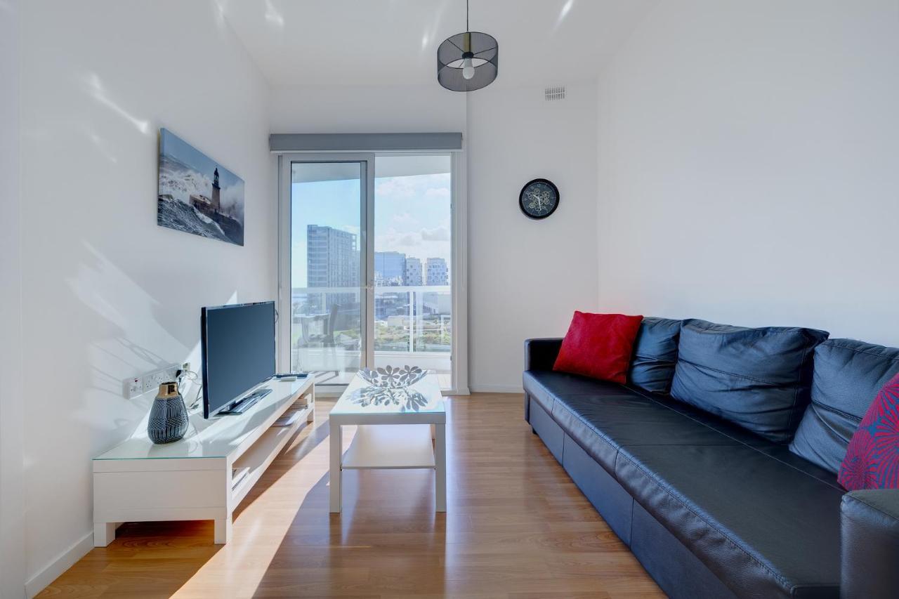 Apartment With Stunning Seaviews スリーマ エクステリア 写真