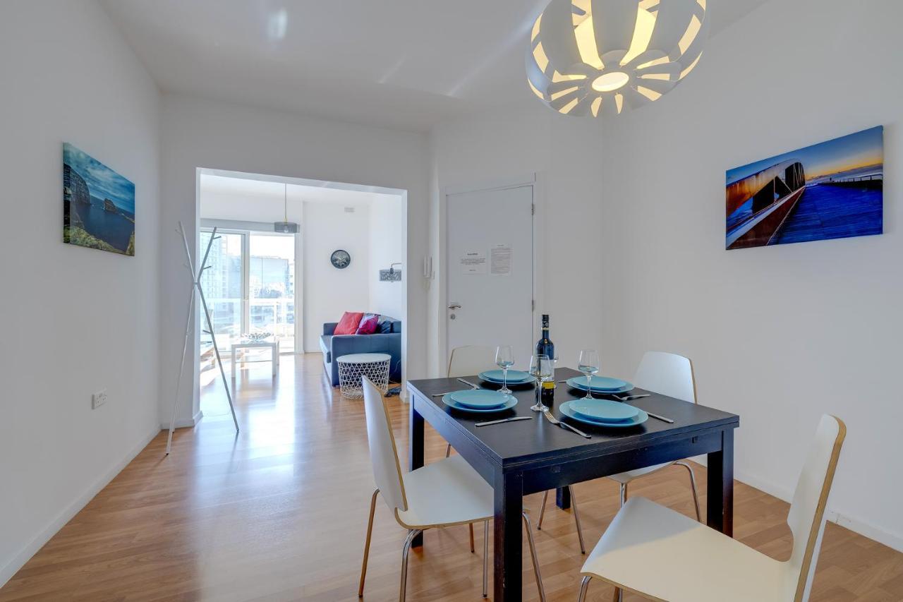 Apartment With Stunning Seaviews スリーマ エクステリア 写真