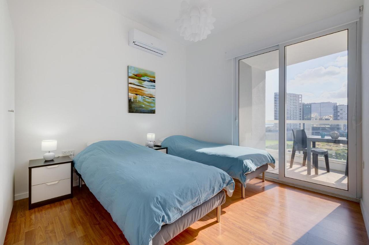 Apartment With Stunning Seaviews スリーマ エクステリア 写真